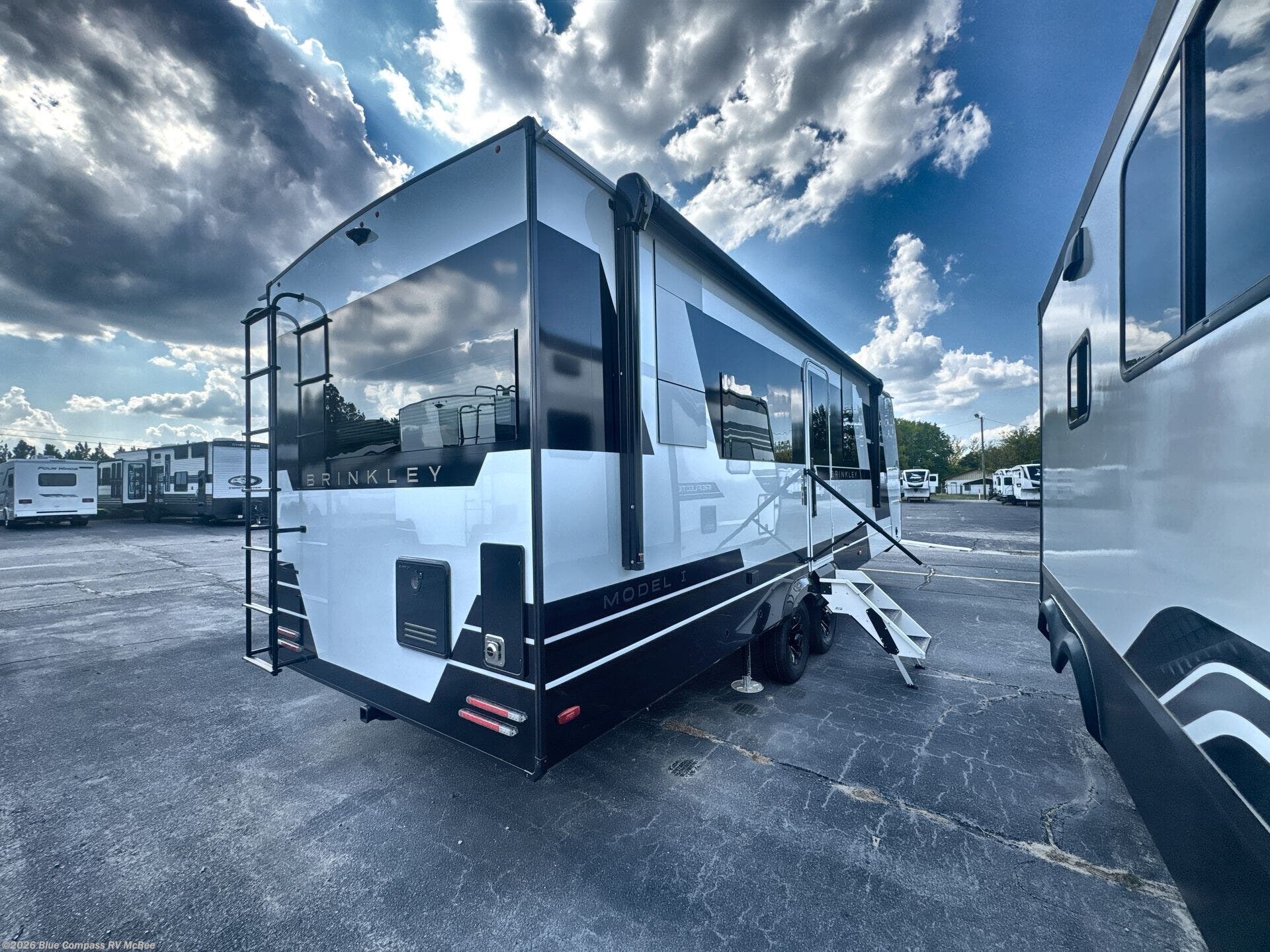 New 2027 Brinkley RV Model I 275 available in McBee, South Carolina