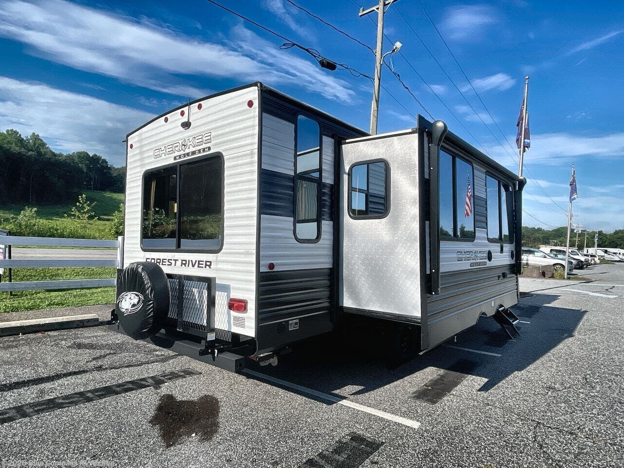New 2026 Forest River Cherokee Wolf Den 273XLK available in McBee, South Carolina