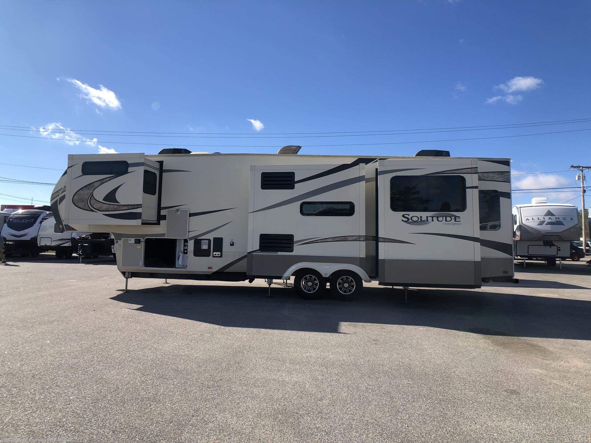 Used 2018 Grand Design Solitude 360RL available in McBee, South Carolina