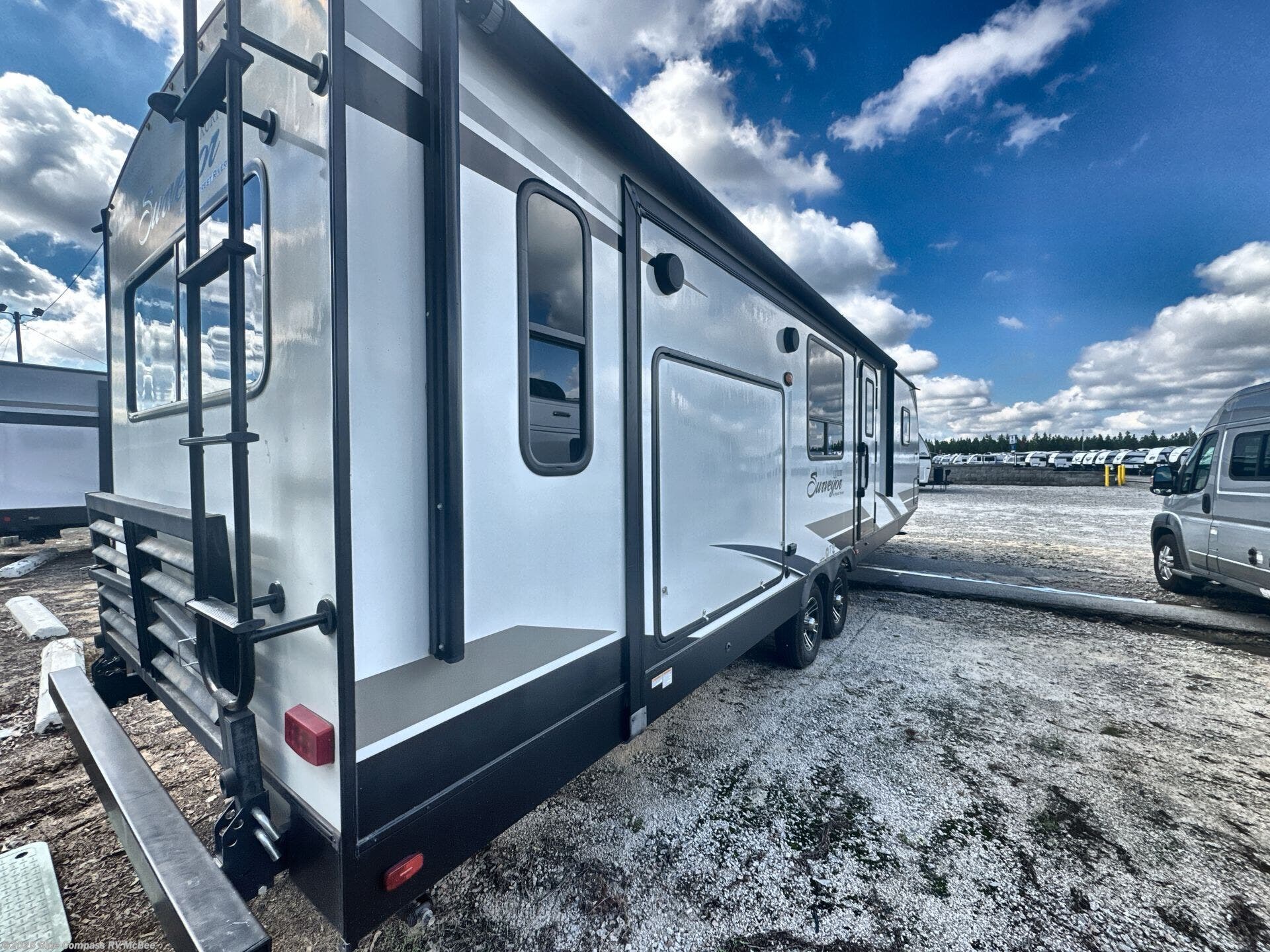 Used 2020 Forest River Surveyor Luxury 33KRLOK available in McBee, South Carolina