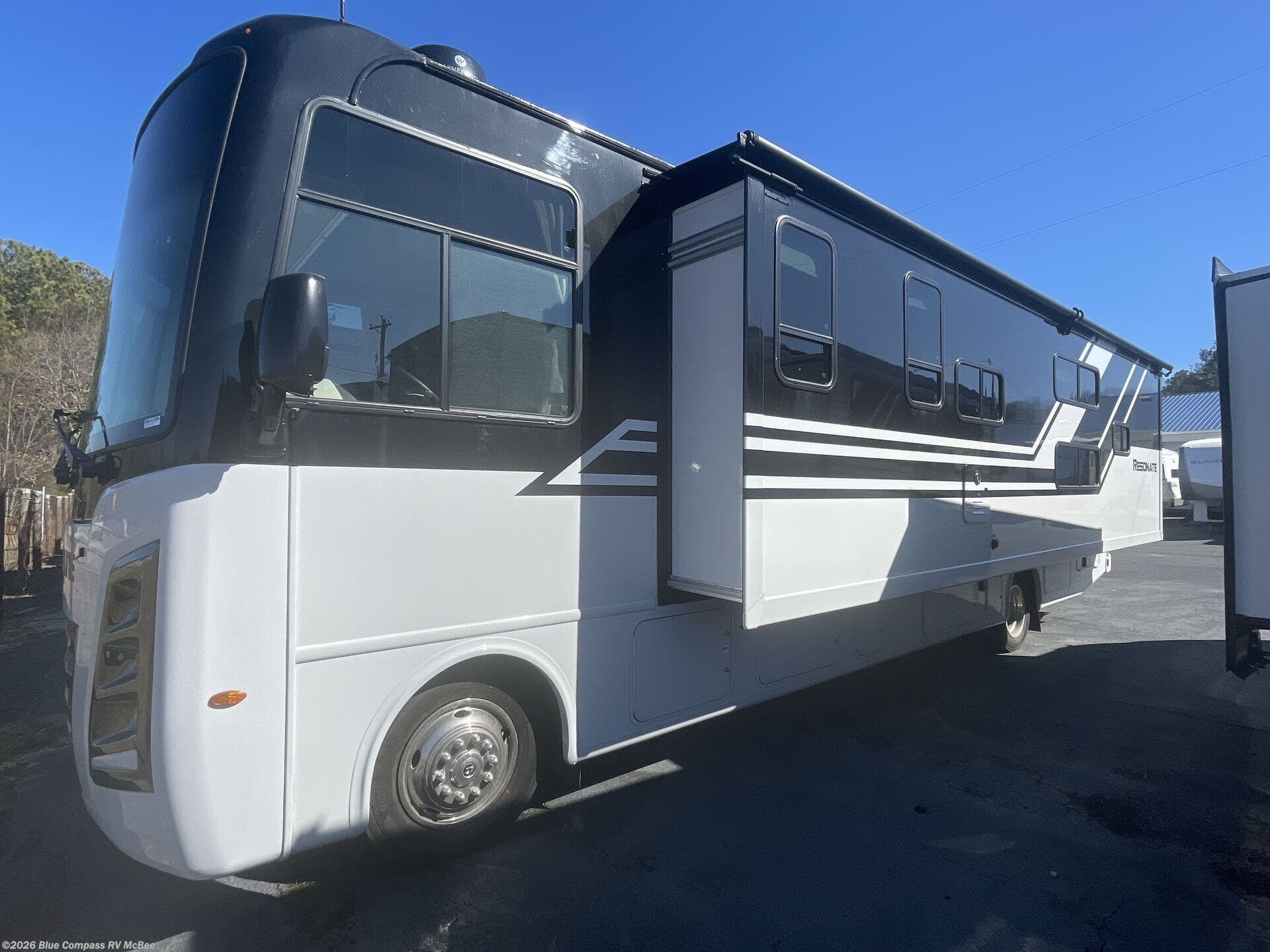 New 2026 Thor Motor Coach Resonate 32B available in McBee, South Carolina