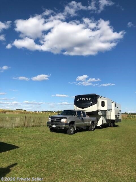 2021 Keystone Alpine 3220RL - Used Fifth Wheel For Sale by For Sale By Owner in Aurora, Colorado