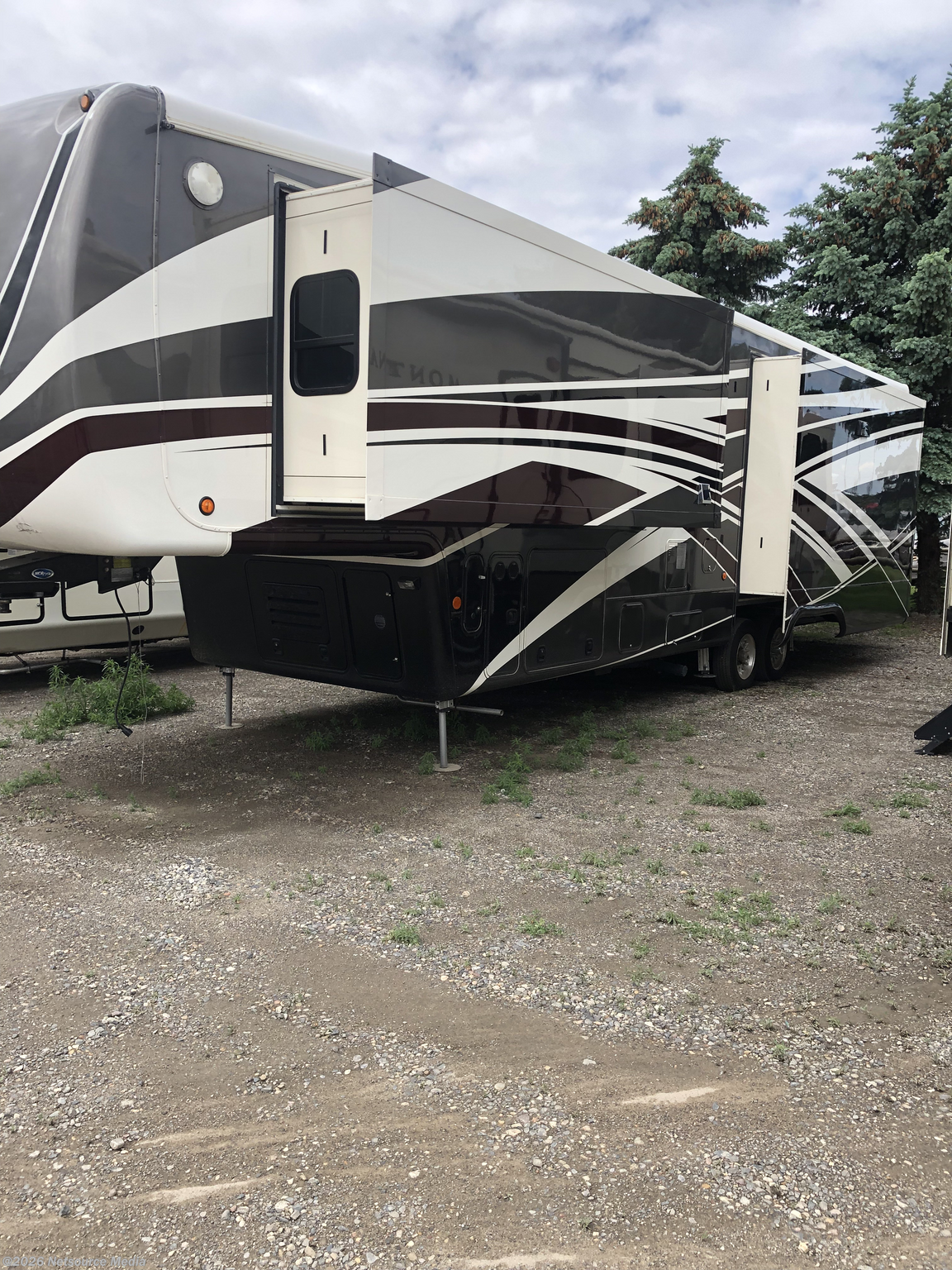 2018 DRV Mobile Suites 40KSSB4 - Used Fifth Wheel For Sale by For Sale By Owner in Spring Creek, Nevada
