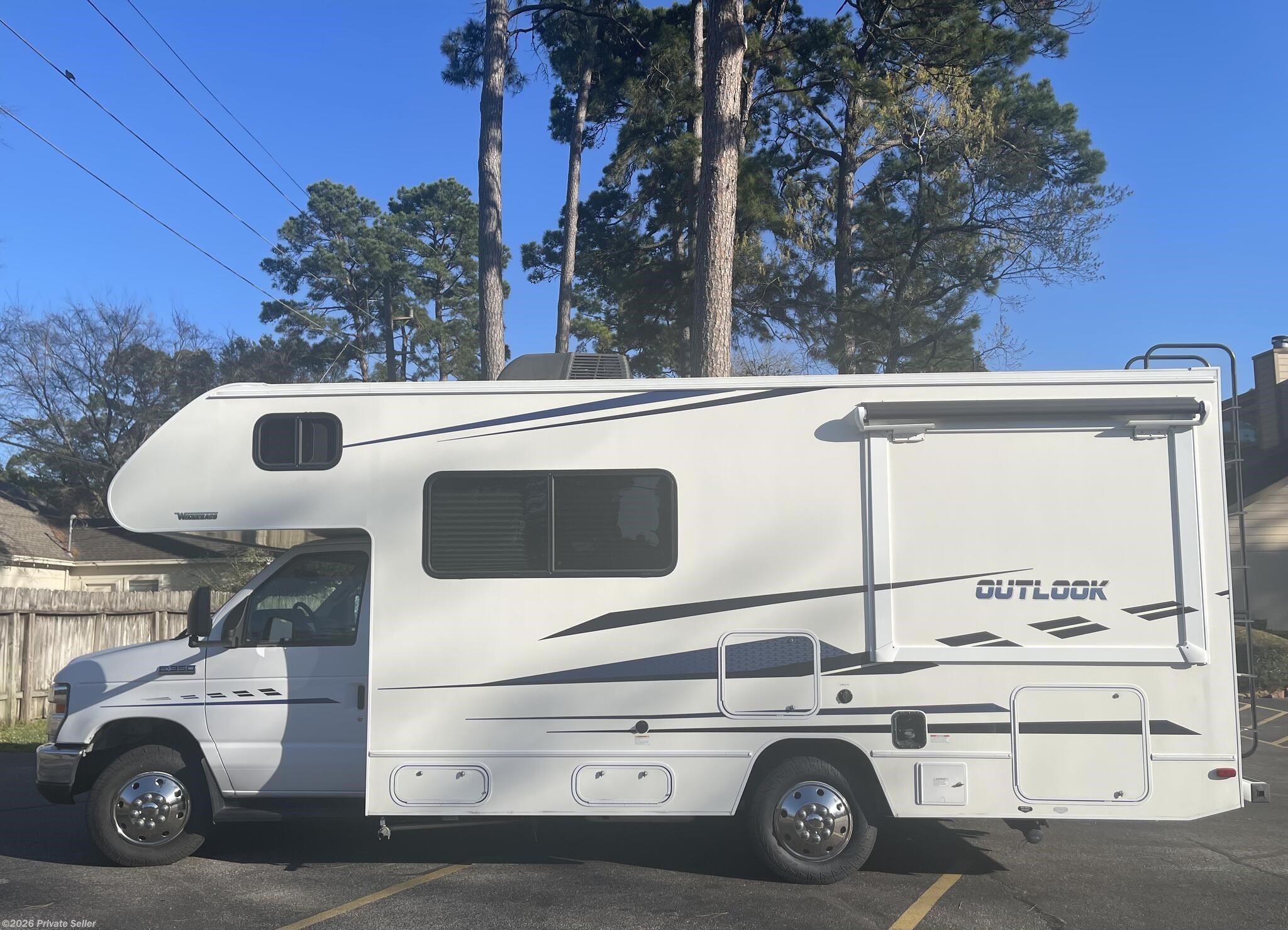 2019 Outlook 22C by Winnebago from For Sale By Owner in Spring, Texas