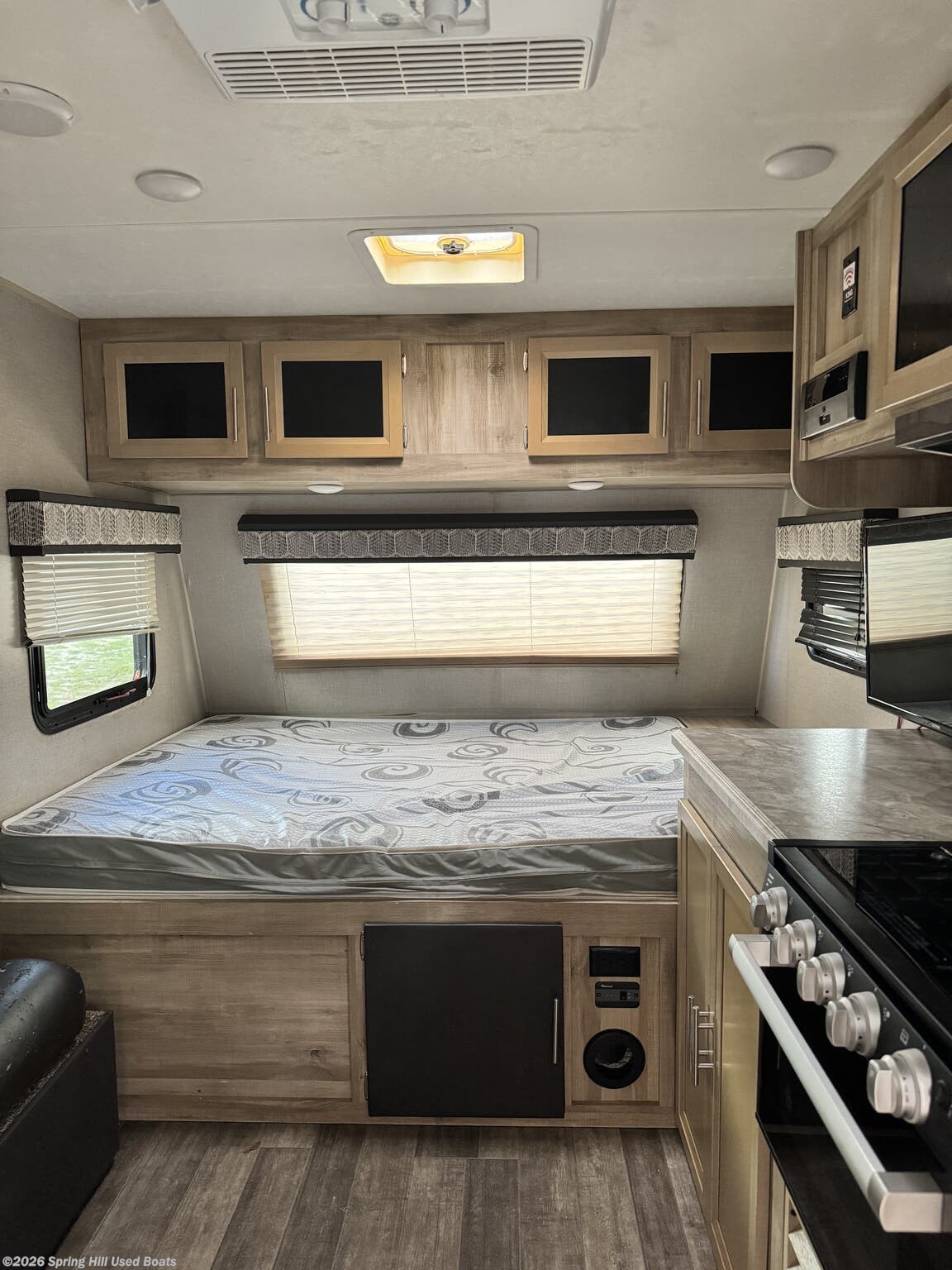 2022 Catalina Legacy Edition 243RBS by Coachmen from Spring Hill Used Boats in Brooksville, Florida