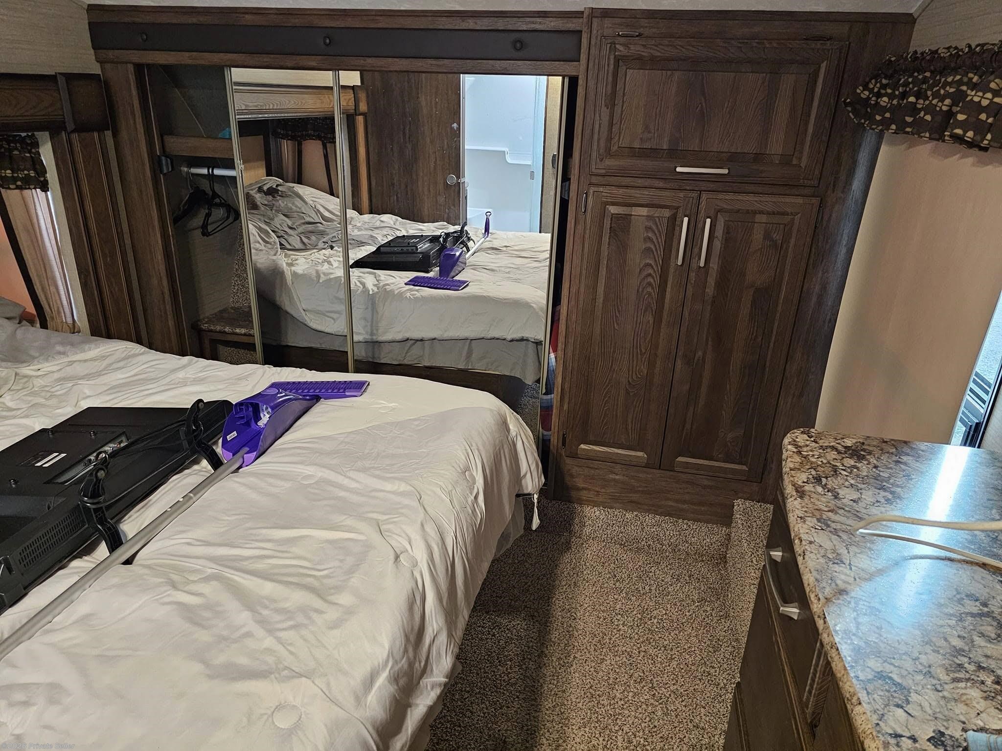 Floorplan of 2016 Keystone Cougar 327RES