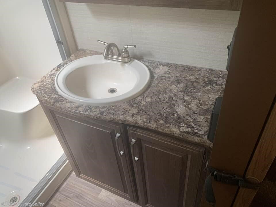 Floorplan of 2016 Keystone Cougar 327RES