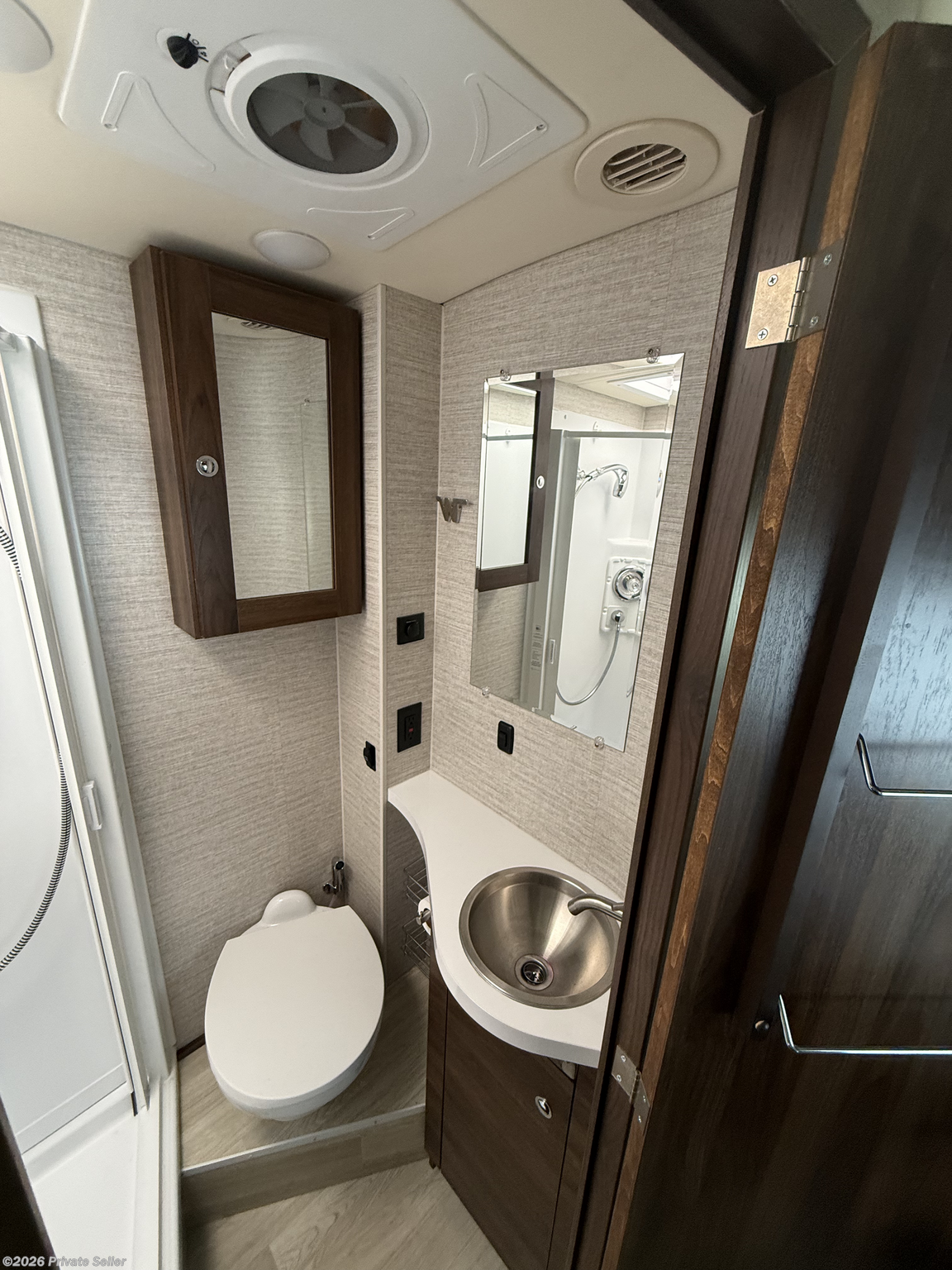 2024 Winnebago Navion 24V - Used Class C For Sale by For Sale By Owner in Mahwah, New Jersey