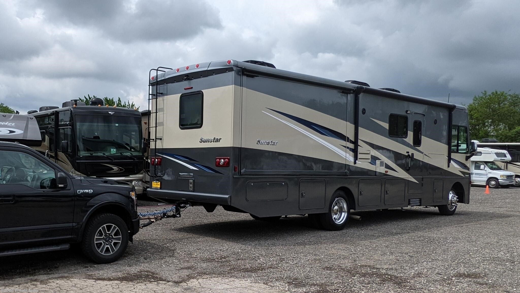 2020 Winnebago Sunstar - Used Class A For Sale by For Sale By Owner in Bartlett, Illinois
