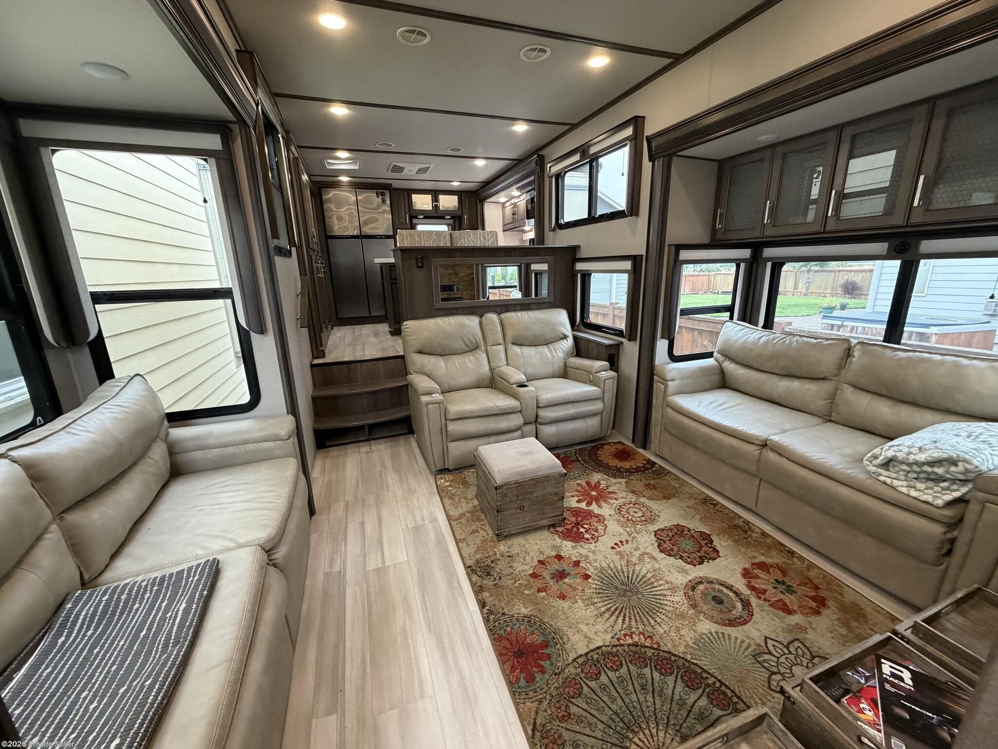 2021 Grand Design Solitude 390RK - Used Fifth Wheel For Sale by For Sale By Owner in Tangent, Oregon features Power Roof Vent, Roof Vent, Overhead Cabinetry, Aluminum Entrance Steps, Mor-Ryde Pin Box