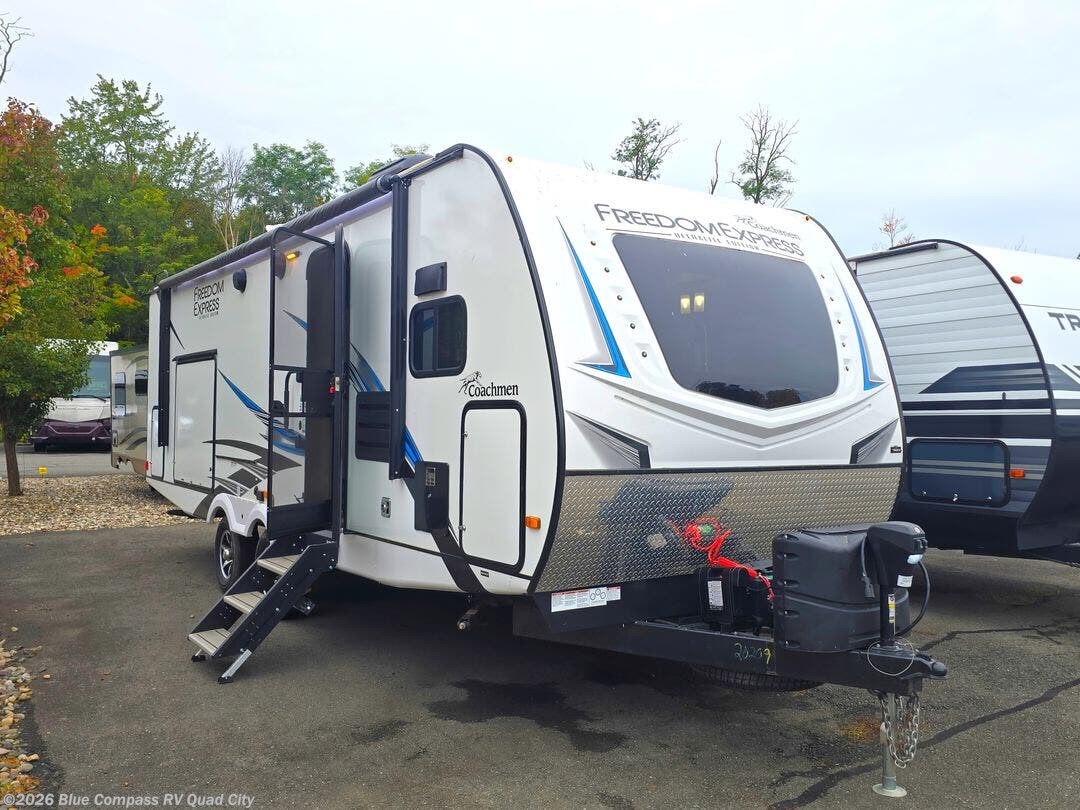 2021 Freedom Express 259FKDS by Coachmen from Blue Compass RV Quad City in Walcott, Iowa