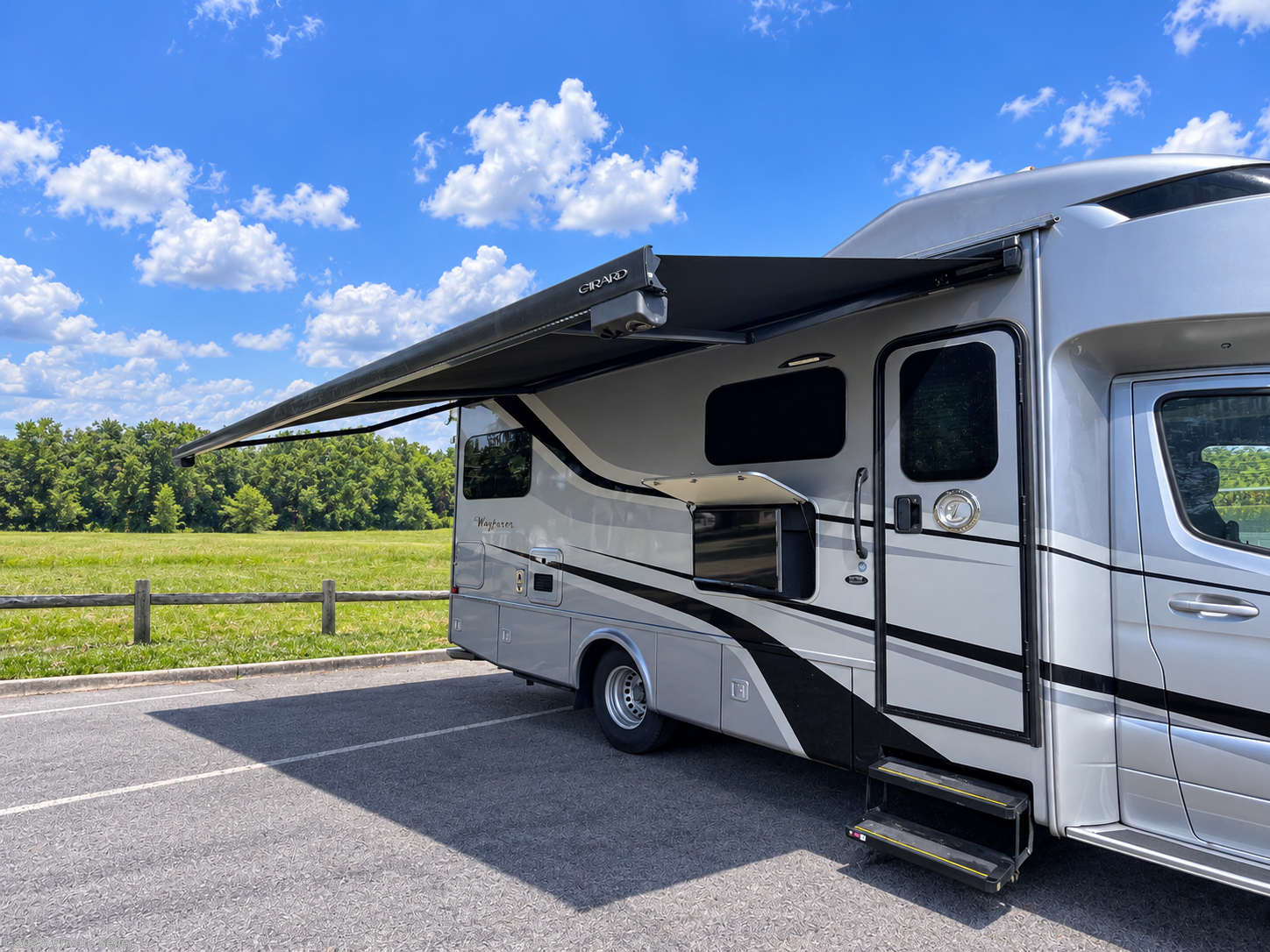 2020 Tiffin Wayfarer 24TW - Used Class C For Sale by For Sale By Owner in Ville Platte, Louisiana