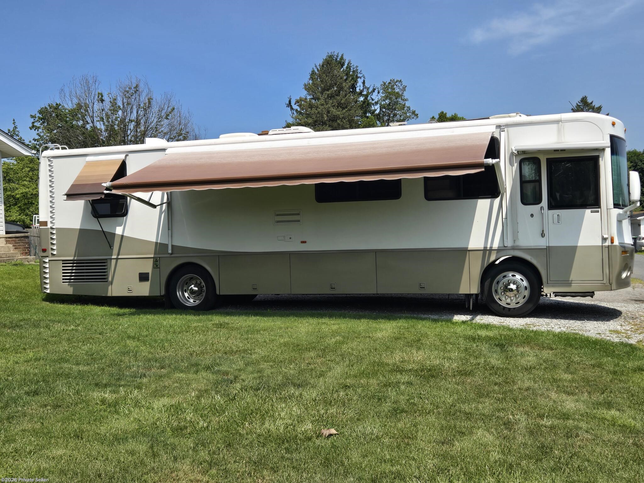 2002 Journey DL 36LD by Winnebago from For Sale By Owner in Nazareth, Pennsylvania