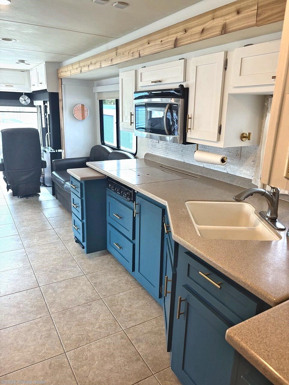 2010 Forest River Berkshire 390QS - Used Class A For Sale by For Sale By Owner in Knoxville, Tennessee