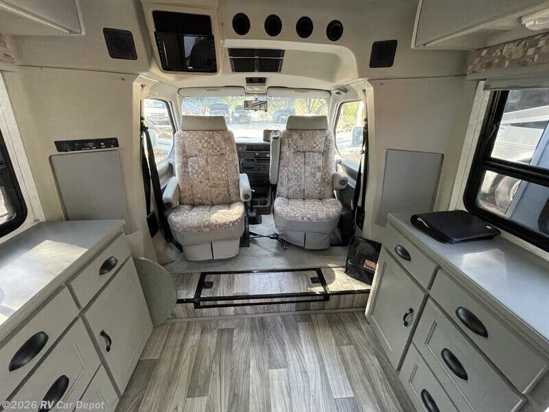 Used 2002 Winnebago Rialta 22QD available in Spring Valley, California