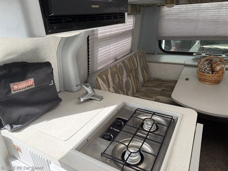 2002 Rialta 22QD by Winnebago from RV Car Depot in Spring Valley, California