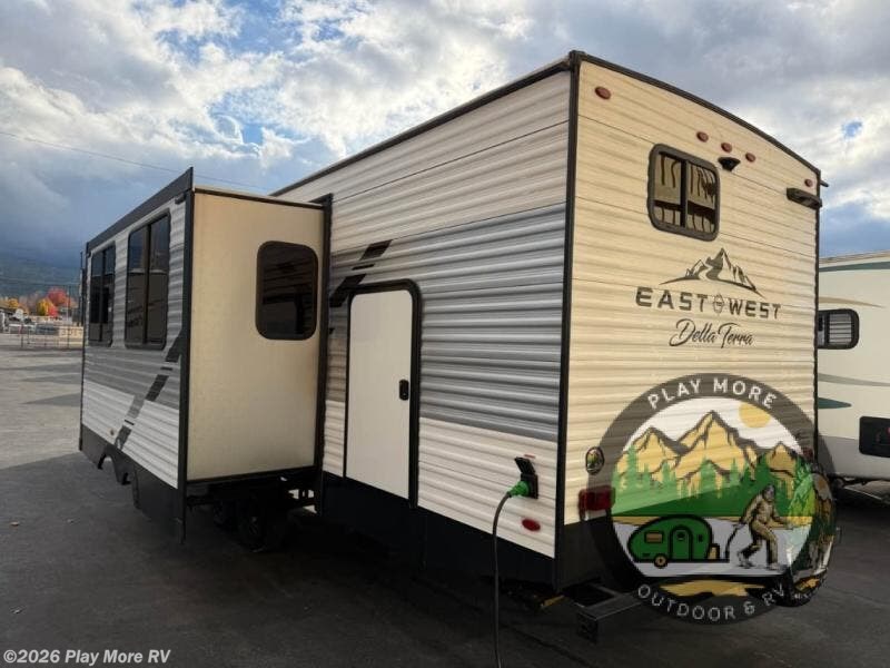 Used 2022 East to West Della Terra 291BH available in Post Falls, Idaho