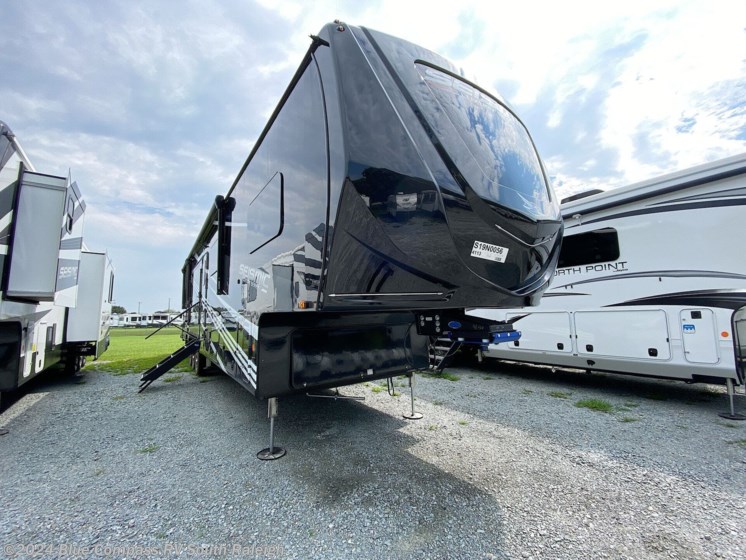 New 2025 Jayco Seismic Luxury Series 4113 available in Benson, North Carolina