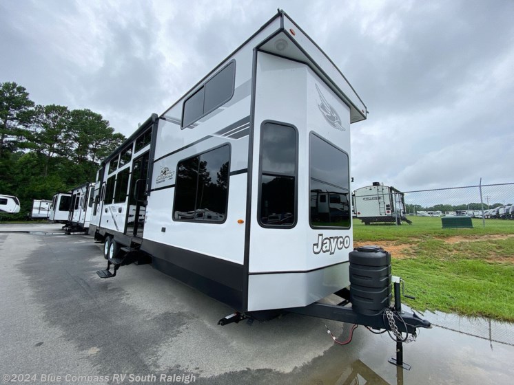 New 2025 Jayco Jay Flight Bungalow 40LSDL available in Benson, North Carolina