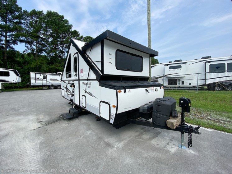 Used 2020 Forest River Flagstaff Hard Side High Wall Series Flagstaff Classic T21dmhw available in Benson, North Carolina