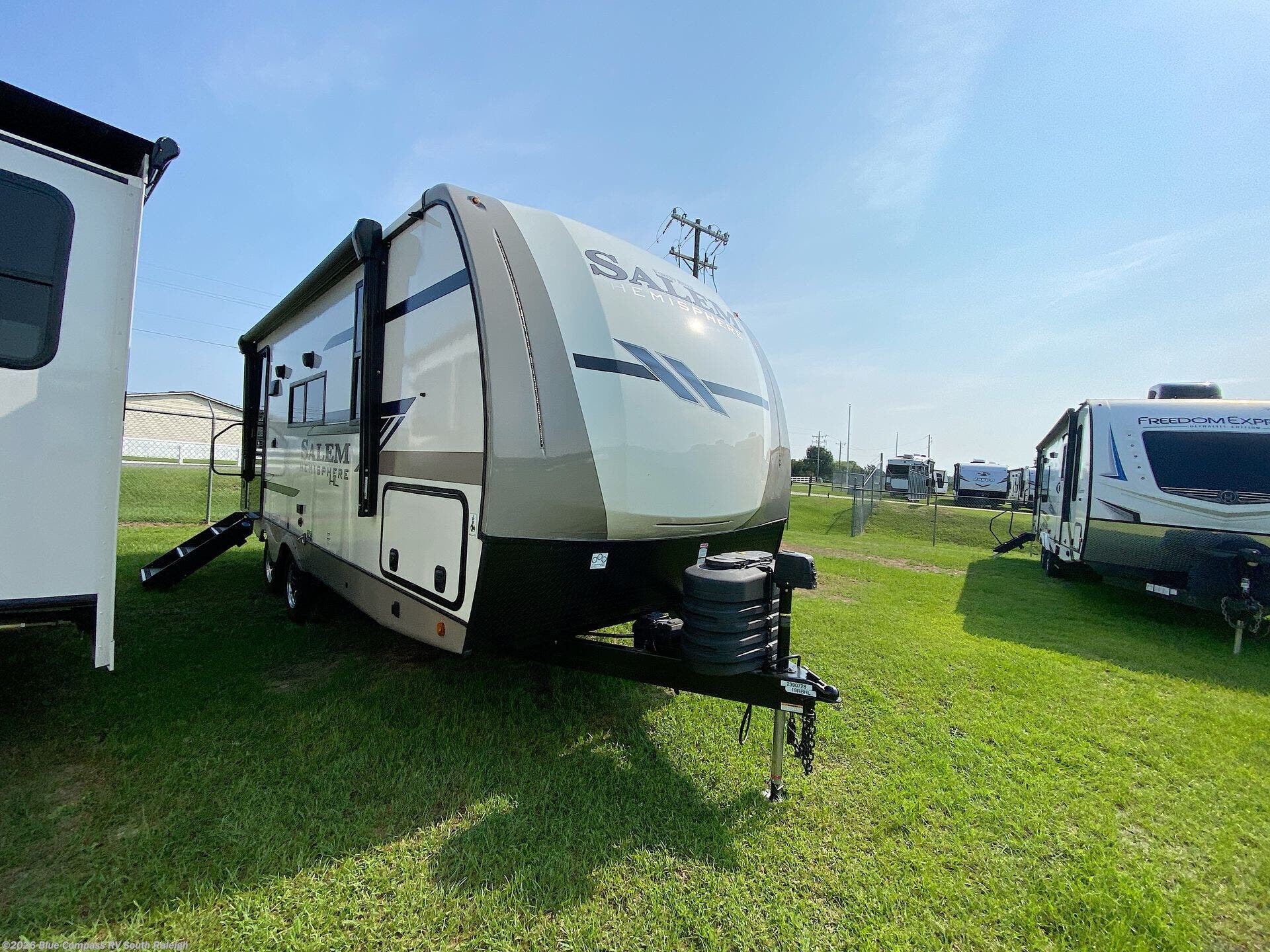 2024 Salem Hemisphere Hyper-Lyte 19RBHL by Forest River from Blue Compass RV South Raleigh in Benson, North Carolina