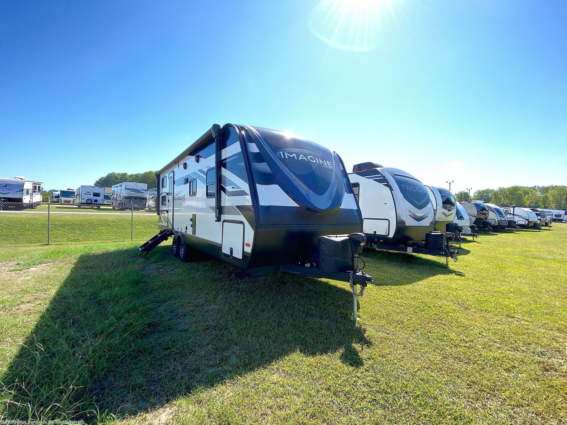 2023 Imagine 2400BH by Grand Design from Blue Compass RV South Raleigh in Benson, North Carolina