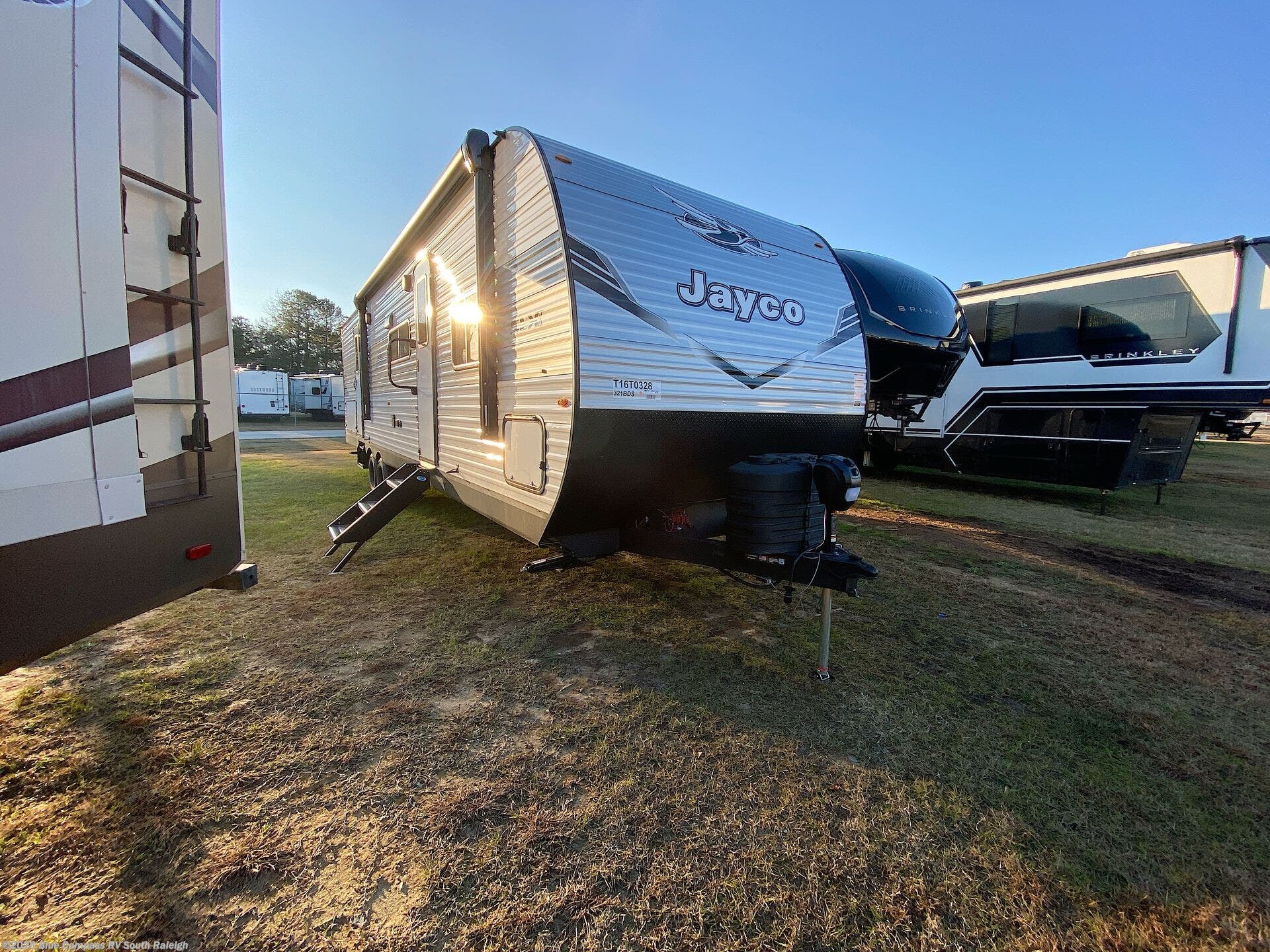2026 Jay Flight SLX 321BDS by Jayco from Blue Compass RV South Raleigh in Benson, North Carolina