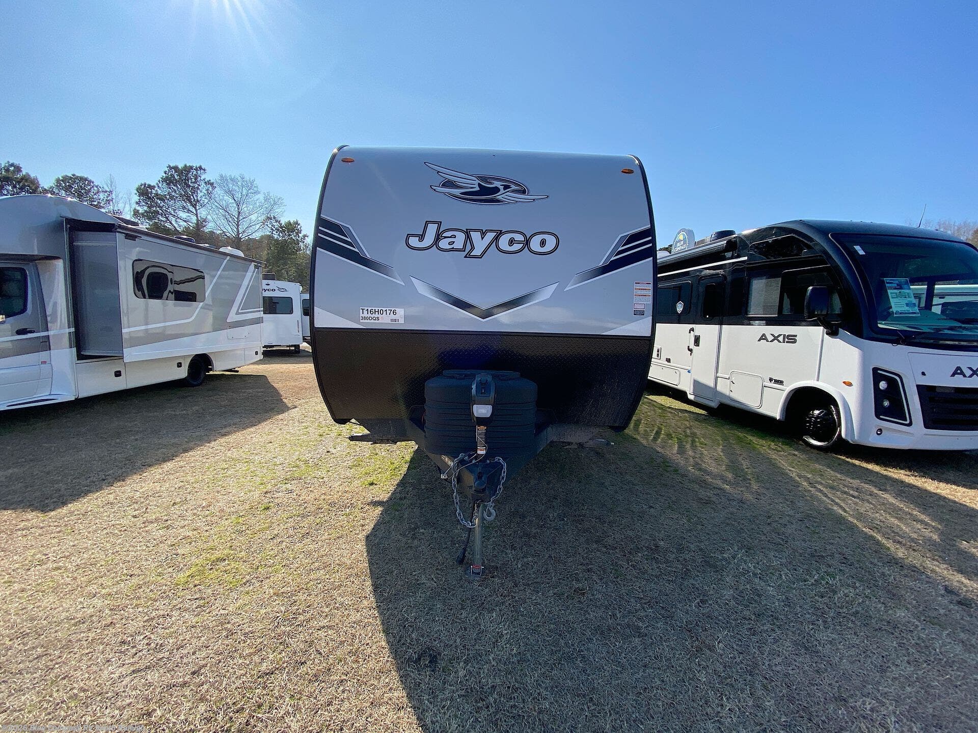 New 2026 Jayco Jay Flight SLX 380DQS available in Benson, North Carolina