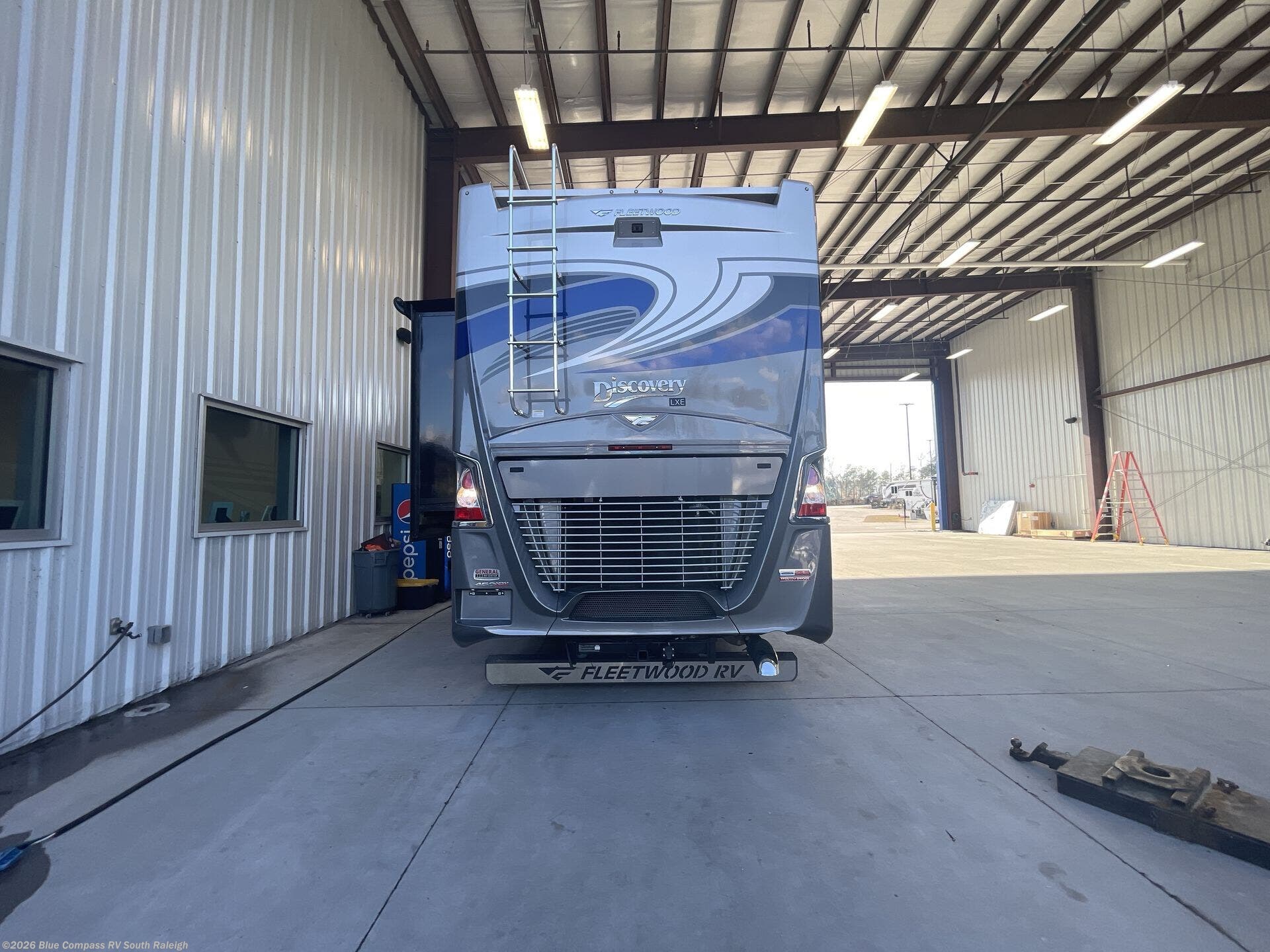 2024 Discovery LXE 44S by Fleetwood from Blue Compass RV South Raleigh in Benson, North Carolina