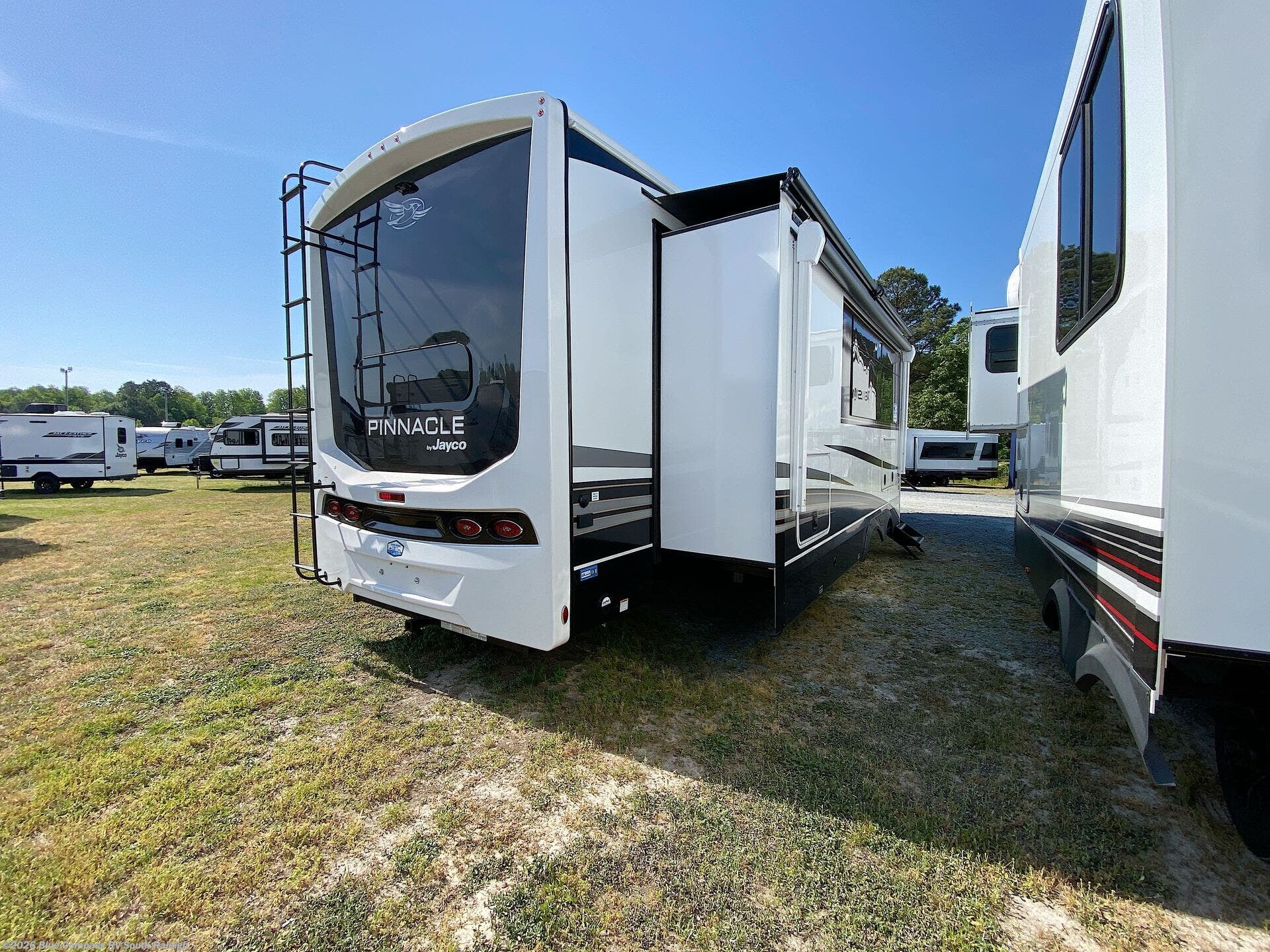 New 2026 Jayco Pinnacle 38FBRK available in Benson, North Carolina