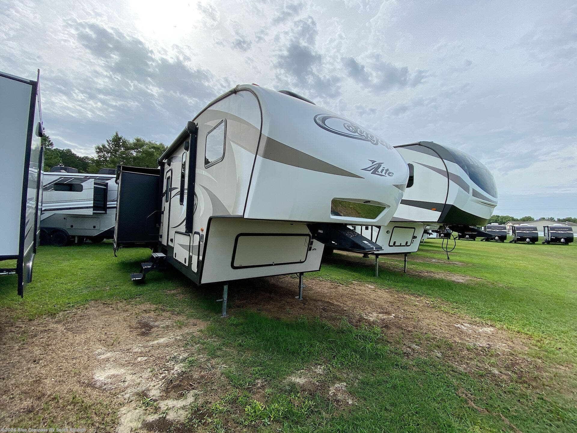 2018 Cougar Half-Ton Series 28SGS by Keystone from Blue Compass RV South Raleigh in Benson, North Carolina