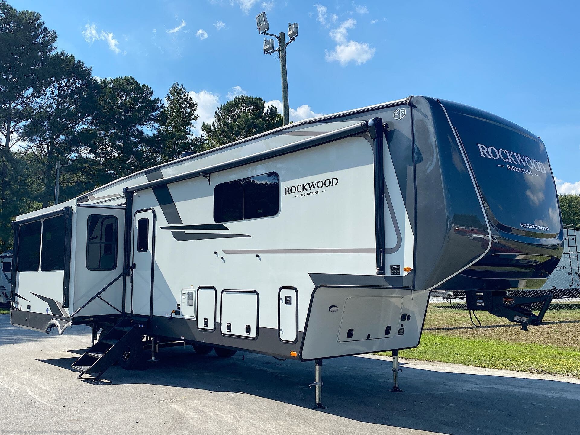 2027 Rockwood Signature 401SFB by Forest River from Blue Compass RV South Raleigh in Benson, North Carolina