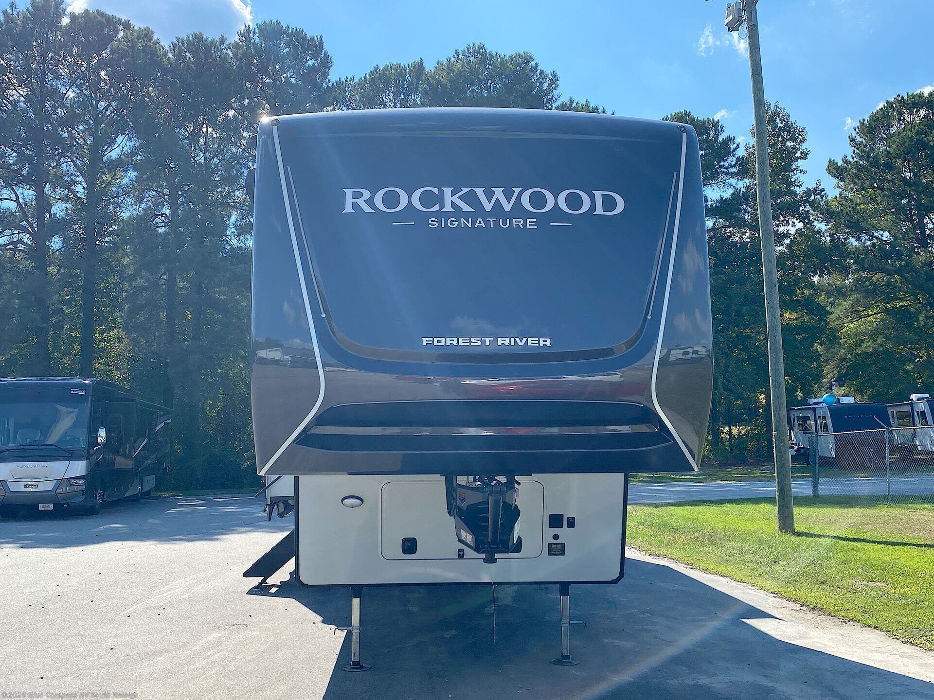 New 2027 Forest River Rockwood Signature 401SFB available in Benson, North Carolina