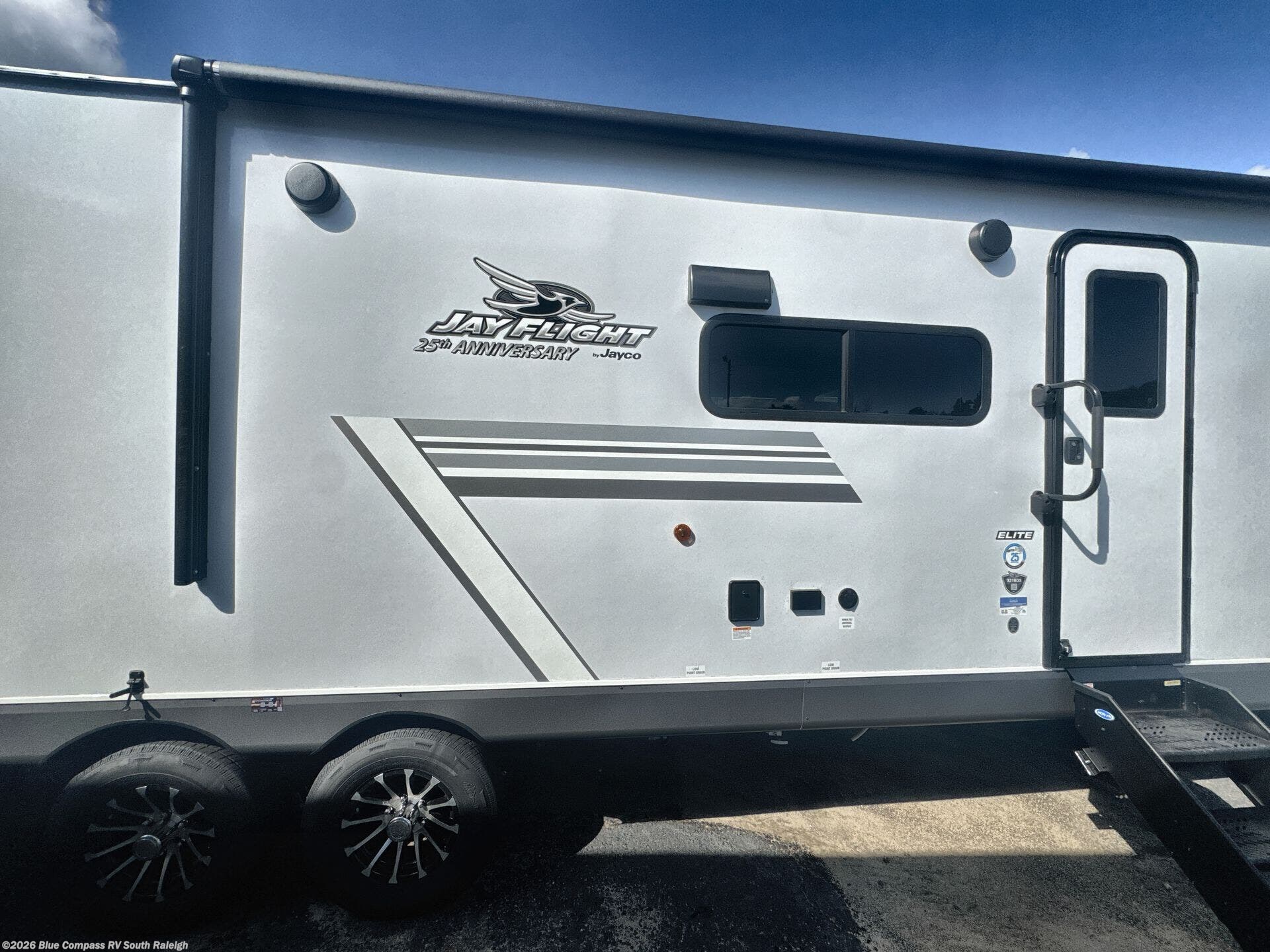 New 2027 Jayco Jay Flight 321BDS available in Benson, North Carolina