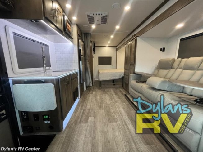 2024 isata 3 24FW by Dynamax Corp from Dylans RV Center in Sewell, New Jersey