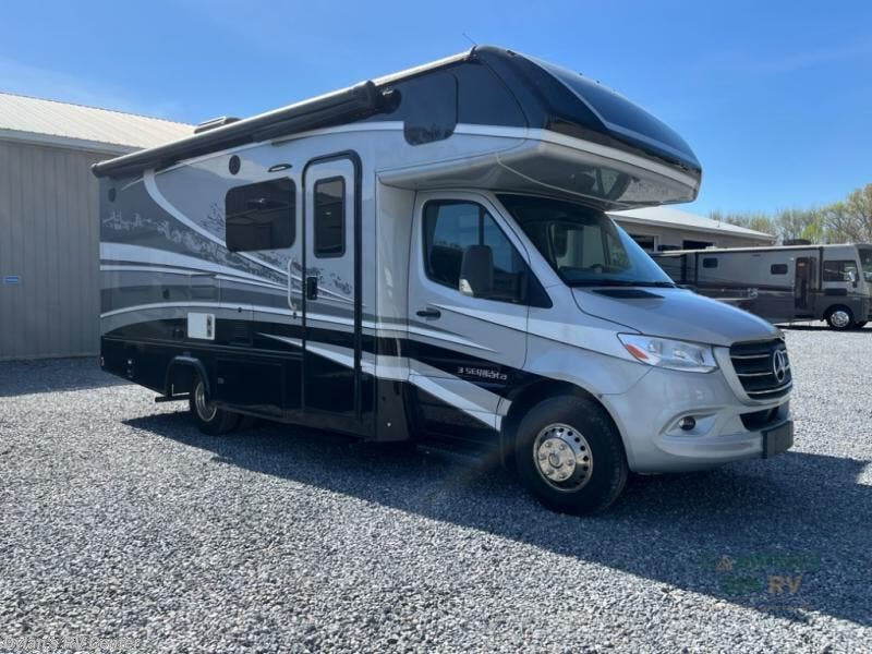 2021 isata 3 24FW by Dynamax Corp from Campers Inn RV Signature Collection in Sewell, New Jersey