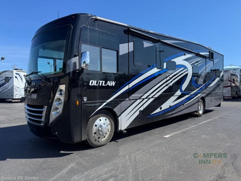 2022 Outlaw 38MB by Thor from Campers Inn RV Signature Collection in Sewell, New Jersey