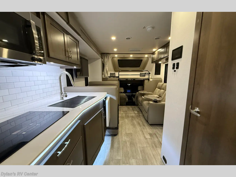 New 2027 Dynamax Corp isata 6 31KSF 4x4 available in Sewell, New Jersey