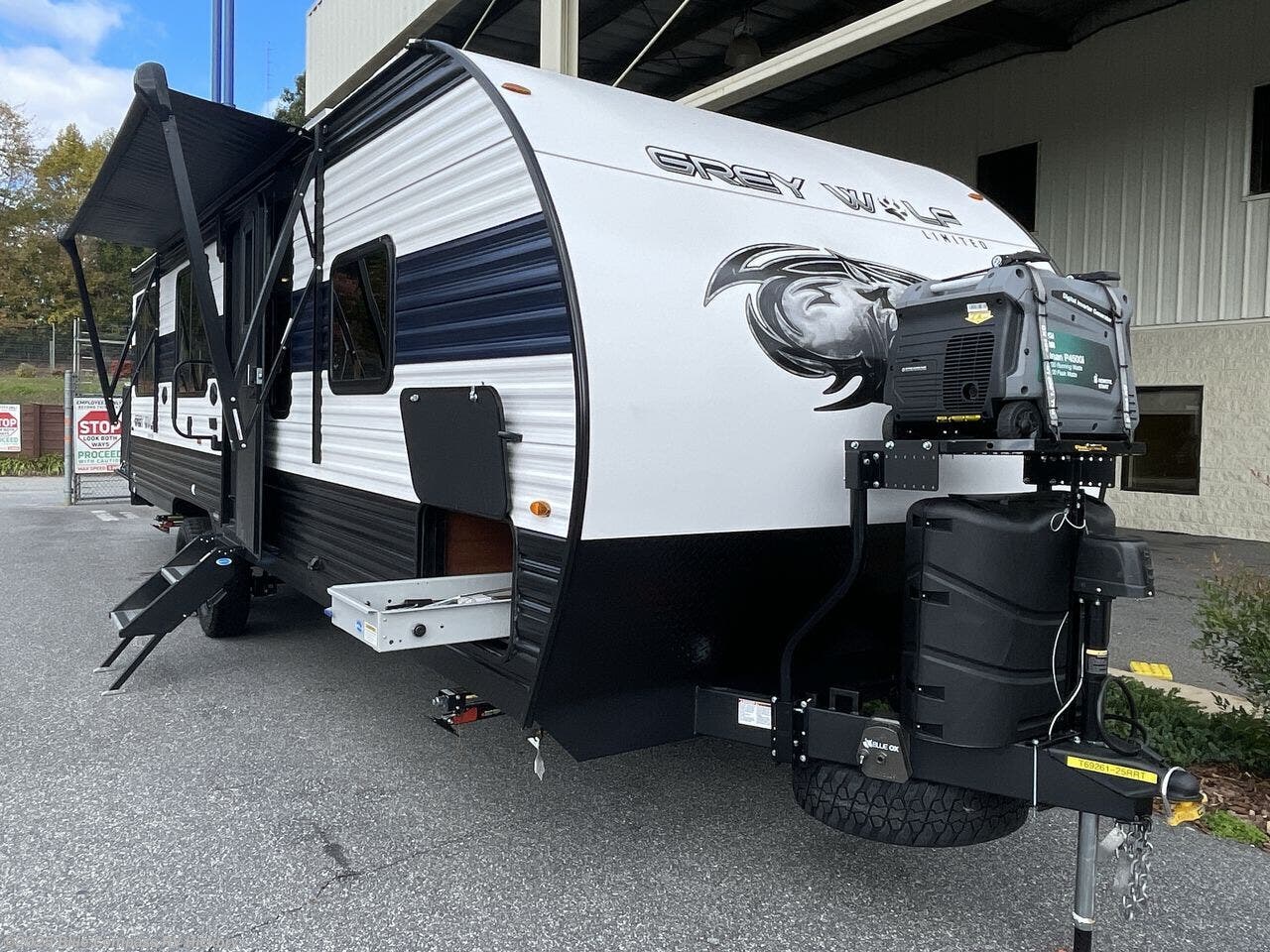 2023 Forest River Cherokee Grey Wolf 25RRT RV for Sale in Claremont, NC
