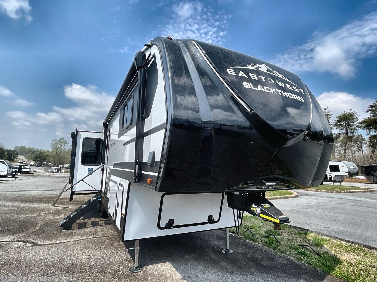 2024 East to West Blackthorn 3100RL RV for Sale in Claremont, NC 28610