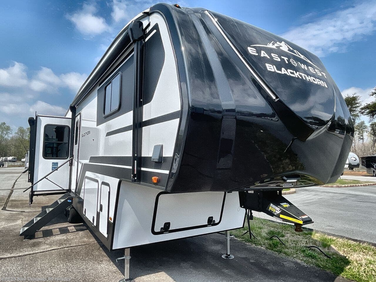 2024 East to West Blackthorn 3100RL RV for Sale in Claremont, NC 28610