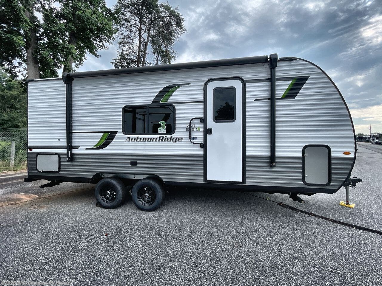 New 2026 Starcraft Autumn Ridge 20MB available in Claremont, North Carolina