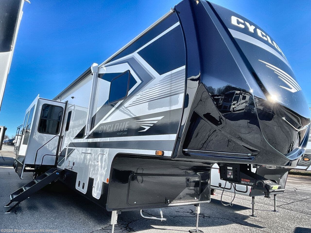 2026 Cyclone 3914 by Heartland from Blue Compass RV Hickory in Claremont, North Carolina