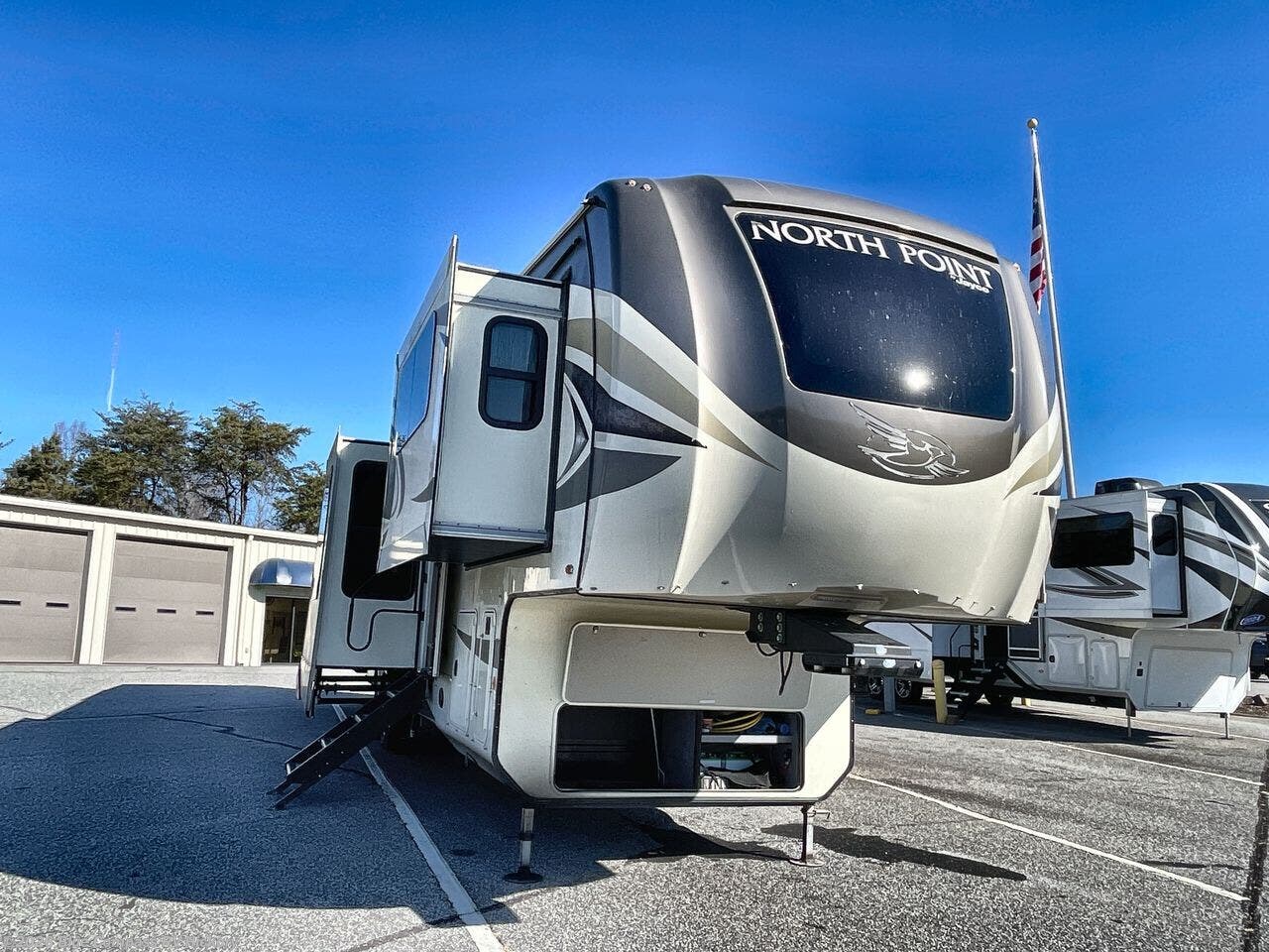 2019 North Point 381FLWS by Jayco from Blue Compass RV Hickory in Claremont, North Carolina