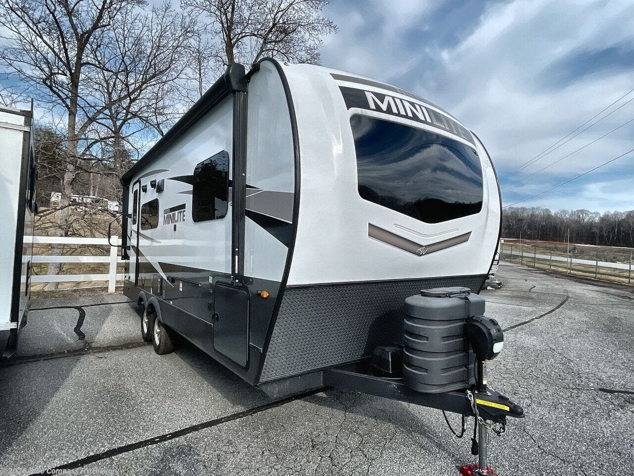 2025 Rockwood Mini Lite 2205S by Forest River from Blue Compass RV Hickory in Claremont, North Carolina
