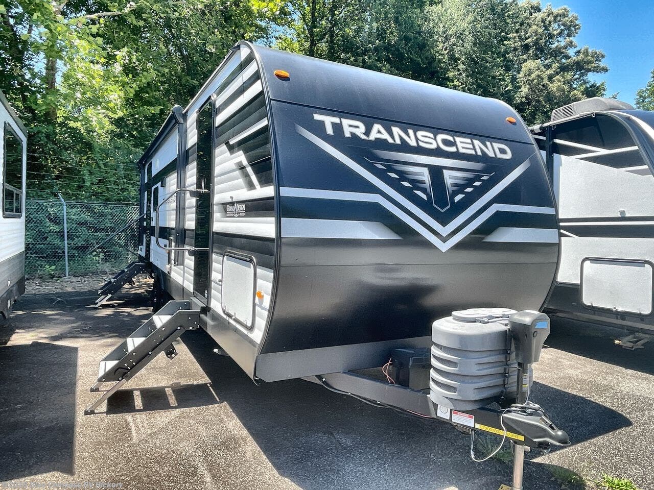2025 Grand Design Transcend 265BHT - Used Travel Trailer For Sale by Blue Compass RV Hickory in Claremont, North Carolina features Slideout