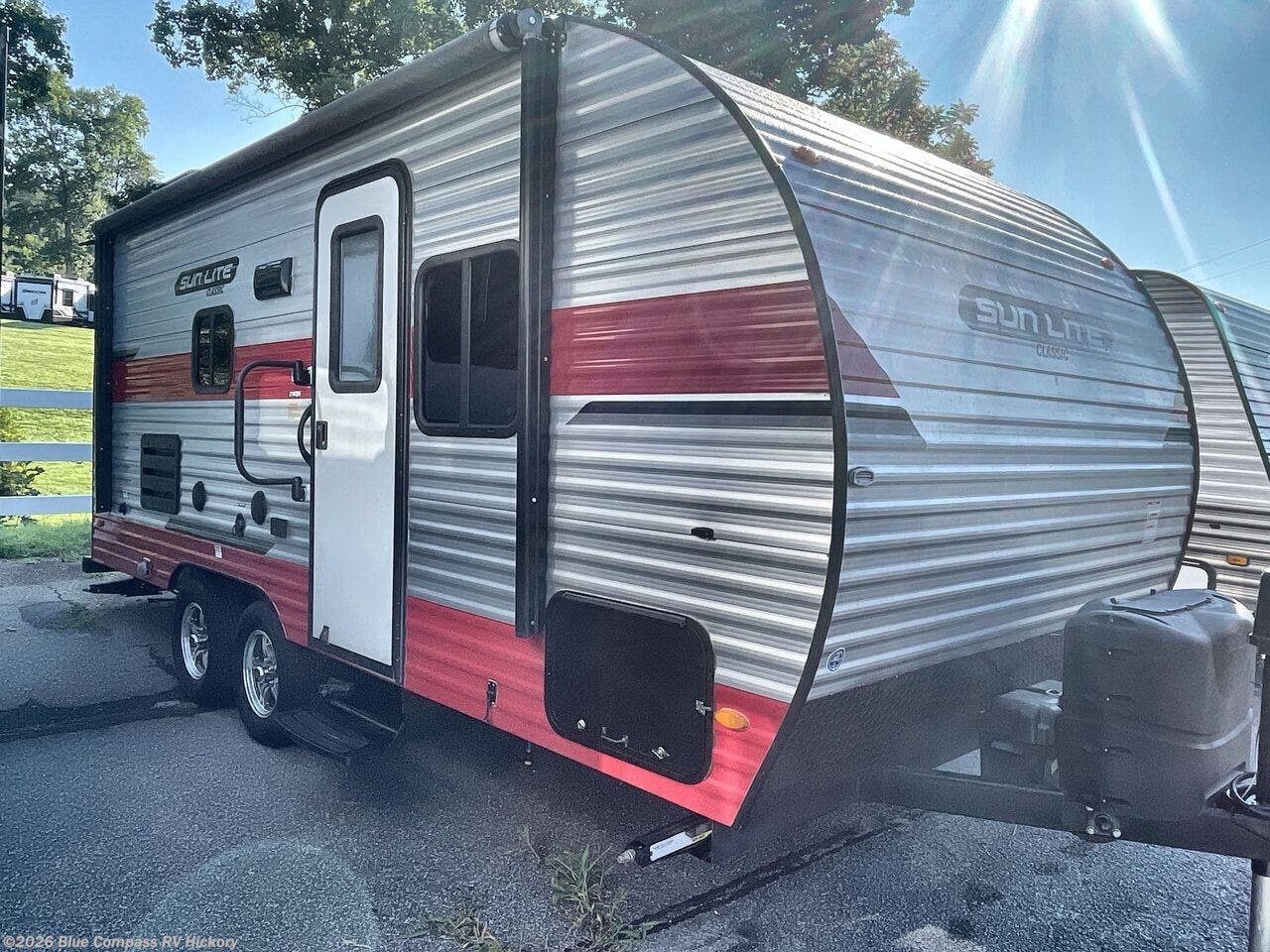 Used 2020 Sunset Park RV Sun-Lite 21WQBS available in Claremont, North Carolina
