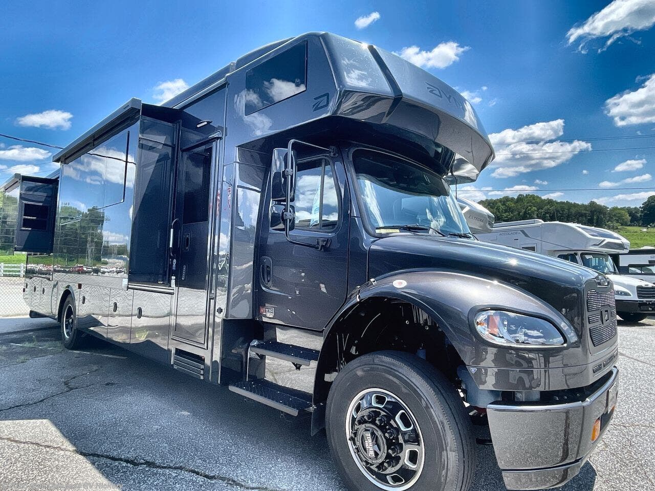 New 2027 Dynamax Corp DX3 37TS available in Claremont, North Carolina
