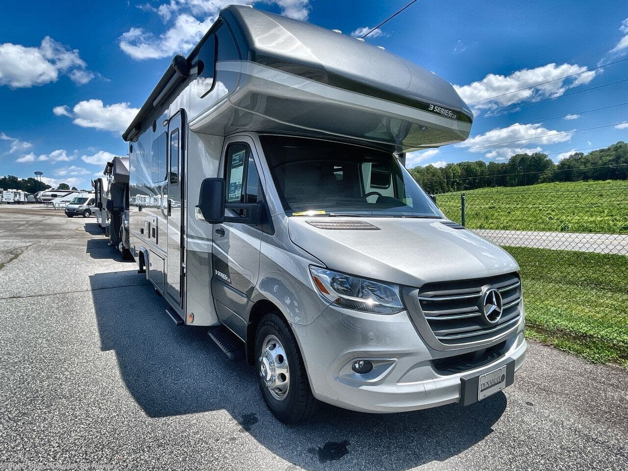 2024 isata 3 24FW by Dynamax Corp from Blue Compass RV Hickory in Claremont, North Carolina