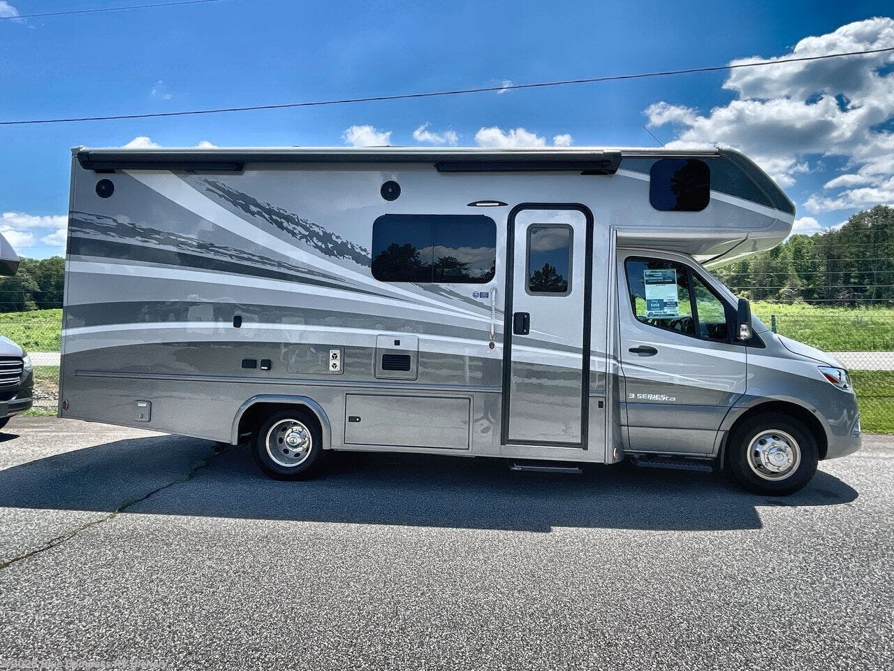 Used 2024 Dynamax Corp isata 3 24FW available in Claremont, North Carolina